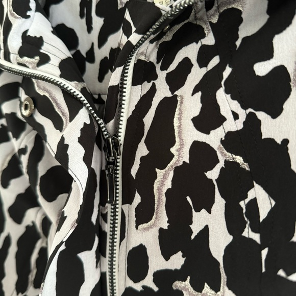 NEW! Chico’s Zynergy Neema Zebra Zoey Jacket NWT - Picture 4 of 7